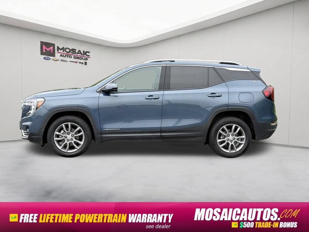 Used 2024 GMC Terrain SLT AWD/4WD image 4