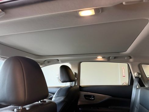 Used 2018 Nissan Murano Platinum image 10