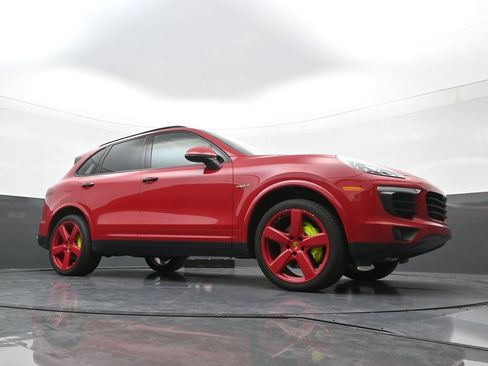 Used 2018 Porsche Cayenne S AWD/4WD image 21