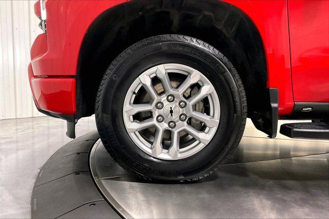 Used 2023 Chevrolet Silverado 1500 RST w/ Convenience Package II AWD/4WD image 9