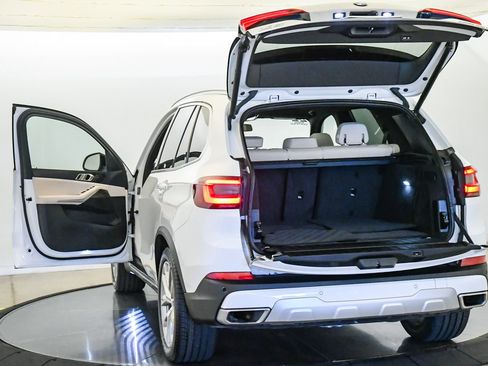 Certified 2022 BMW X5 sDrive40i w/ Premium Package RWD image 24
