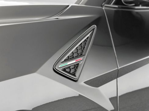 Used 2024 Lamborghini Urus Performante image 44