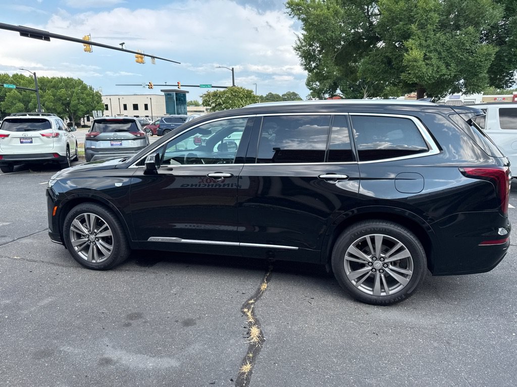 Used 2021 Cadillac XT6 Premium Luxury FWD image 6