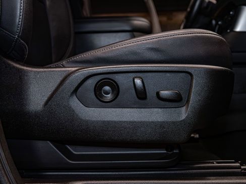 Used 2021 Chevrolet Suburban Z71 w/ Z71 Off-Road Package image 27