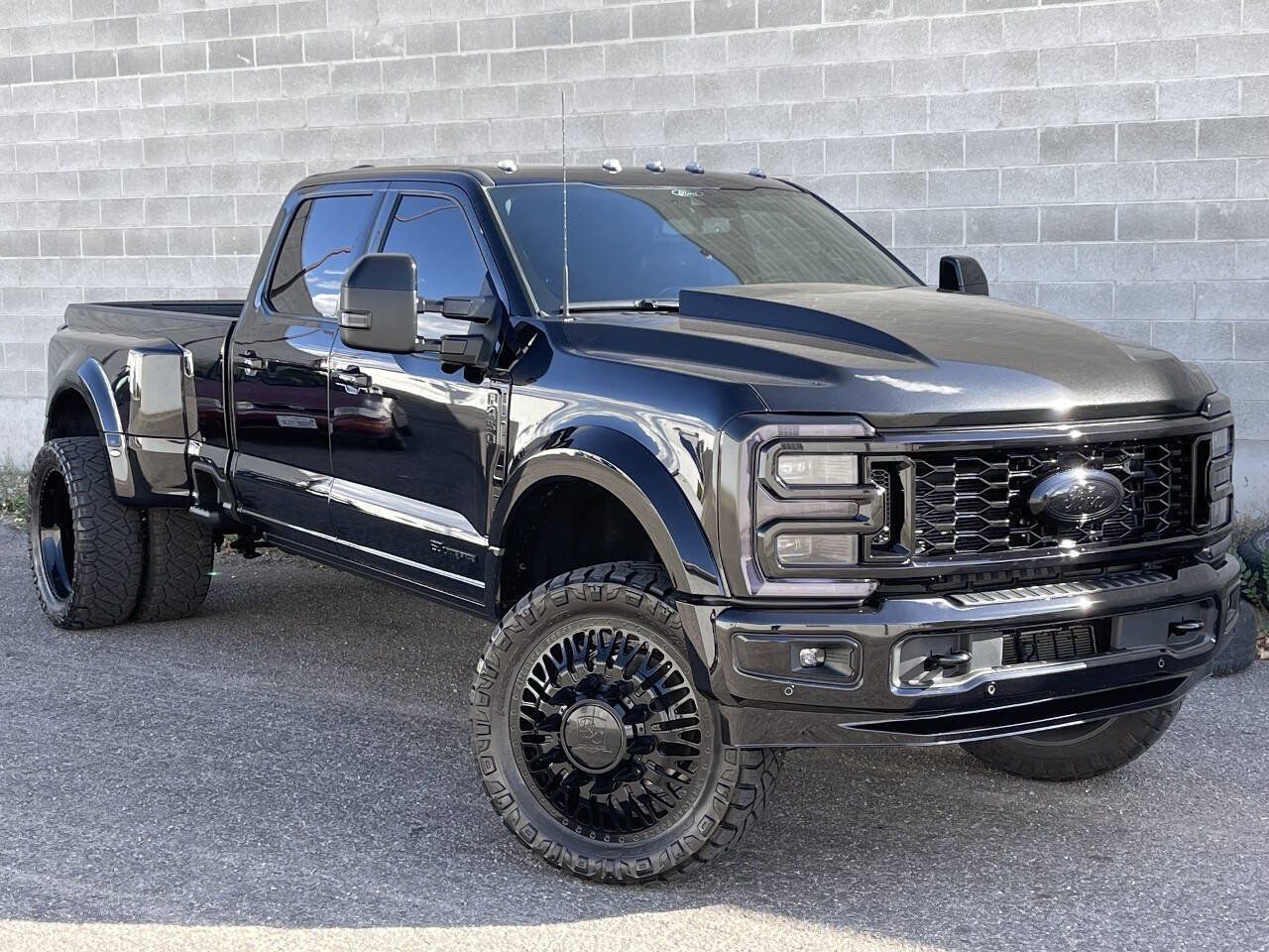 Used 2024 Ford F450 Platinum AWD/4WD image 3