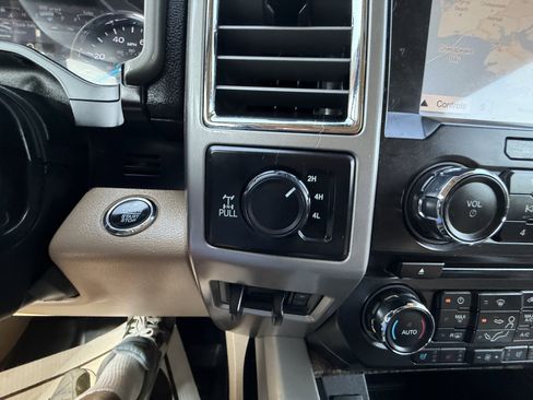 Used 2017 Ford F250 Lariat w/ Lariat Ultimate Package image 38