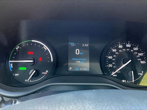 Used 2024 Toyota Sienna XLE image 25