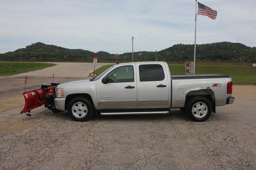Used 2010 Chevrolet Silverado 1500 LT w/ Power Pack Plus AWD/4WD image 8