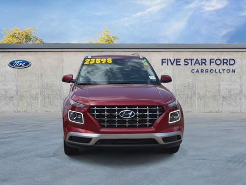 Used 2024 Hyundai Venue Limited FWD image 3