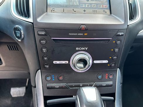 Used 2017 Ford Edge Titanium w/ Equipment Group 301A image 18