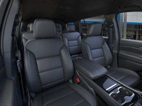New 2026 Chevrolet Traverse LT w/ LPO, Floor Liner Package AWD/4WD image 40