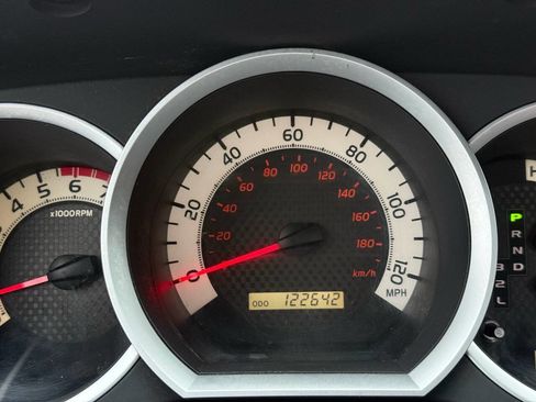 Used 2013 Toyota Tacoma Base 4x2 2dr Regular Cab 6.1 f image 11