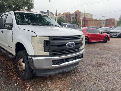 Used 2017 Ford F350 XL w/ Power Equipment Group AWD/4WD image 3