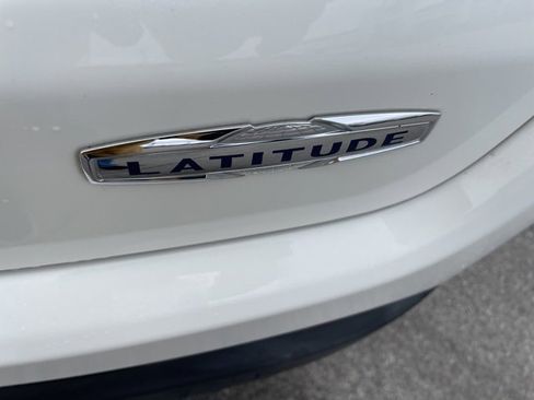 Used 2018 Jeep Compass Latitude w/ Popular Equipment Group image 9