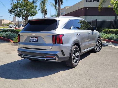 Certified 2023 Kia Sorento EX AWD/4WD image 3