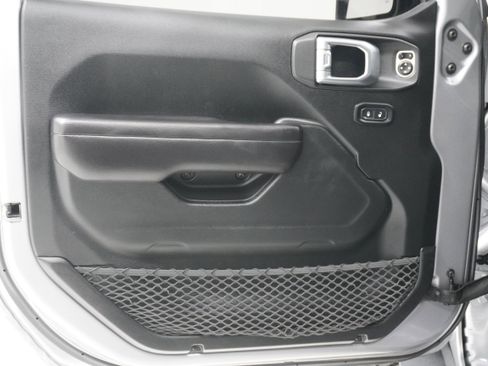 Used 2018 Jeep Wrangler Unlimited Sport S image 12