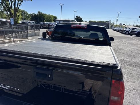 Used 2021 Chevrolet Colorado W/T w/ WT Convenience Package RWD image 6