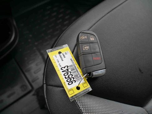 Used 2025 RAM ProMaster 2500 w/ Convenience Group image 30