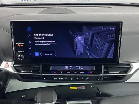 Used 2025 Toyota Sienna XLE w/ XLE Plus Package image 17