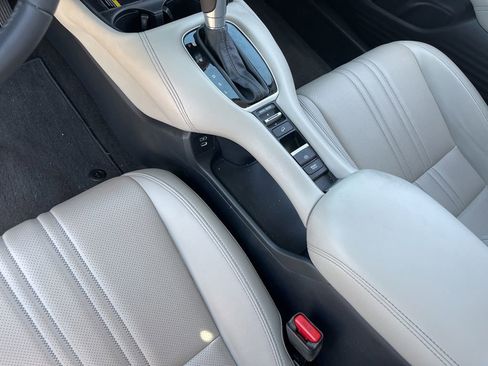 Certified 2024 Honda HR-V EX-L image 18