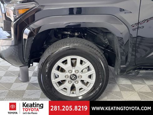 Certified 2025 Toyota Tacoma SR5 image 29