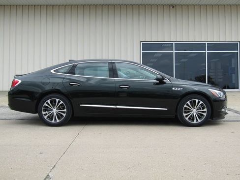Used 2017 Buick LaCrosse Preferred FWD image 2