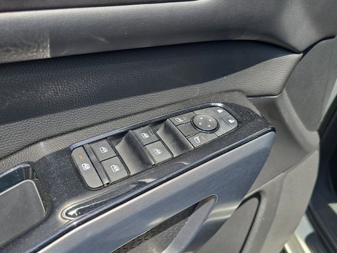 Used 2022 Nissan Pathfinder SL FWD image 21
