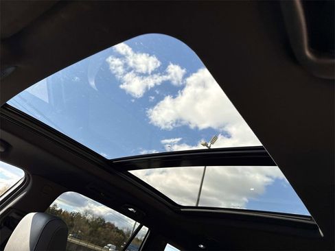 New 2025 Cadillac XT6 Luxury image 16