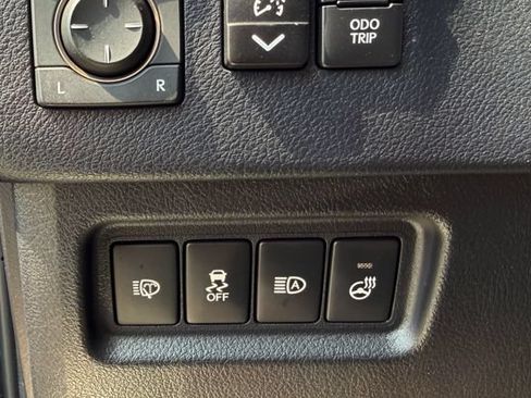 Used 2023 Lexus GX 460 Premium w/ Premium Package AWD/4WD image 16