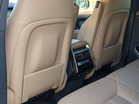 Used 2025 Land Rover Range Rover Sport SE image 17