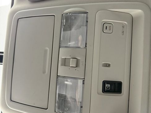 Used 2017 Nissan Titan SL image 38