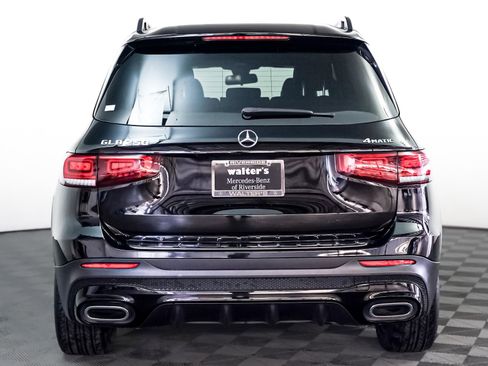 Certified 2022 Mercedes-Benz GLB 250 4MATIC w/ AMG Line image 10