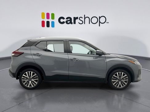 Used 2023 Nissan Kicks SV image 6