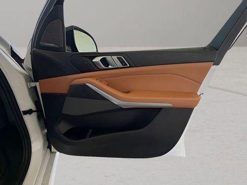 Certified 2023 BMW X7 xDrive40i w/ M Sport Package image 40