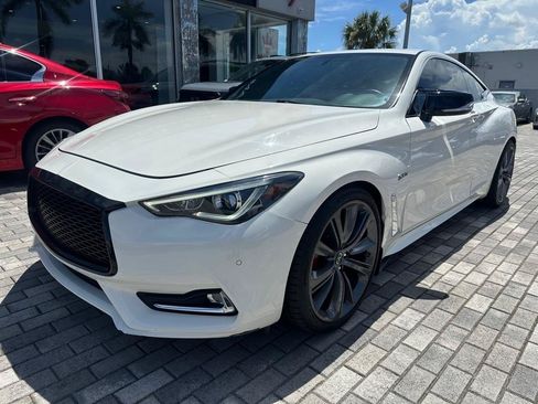 Used 2017 INFINITI Q60 Red Sport 400 RWD image 3