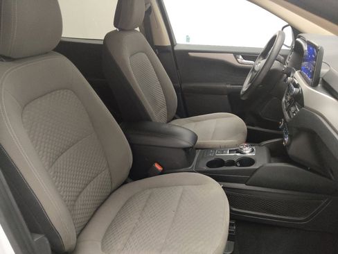 Used 2020 Ford Escape SE image 21