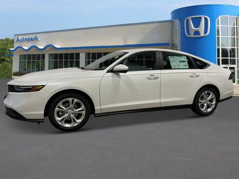 New 2025 Honda Accord LX image 2