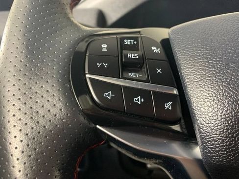 Used 2025 Ford Explorer ST-Line w/ Premium Package AWD/4WD image 29