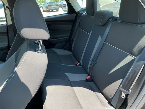 Used 2012 Ford Focus SE FWD image 23