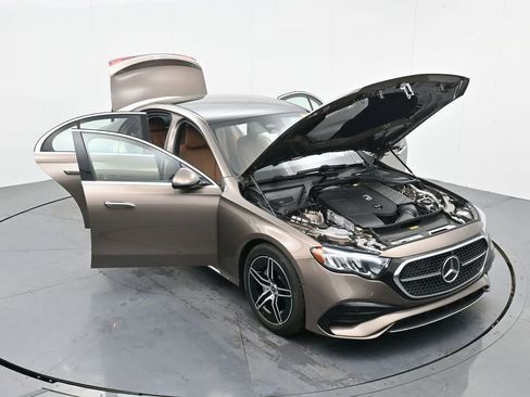 Used 2025 Mercedes-Benz E 350 Sedan image 40