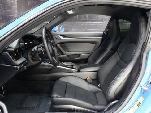 Used 2022 Porsche 911 Carrera image 36