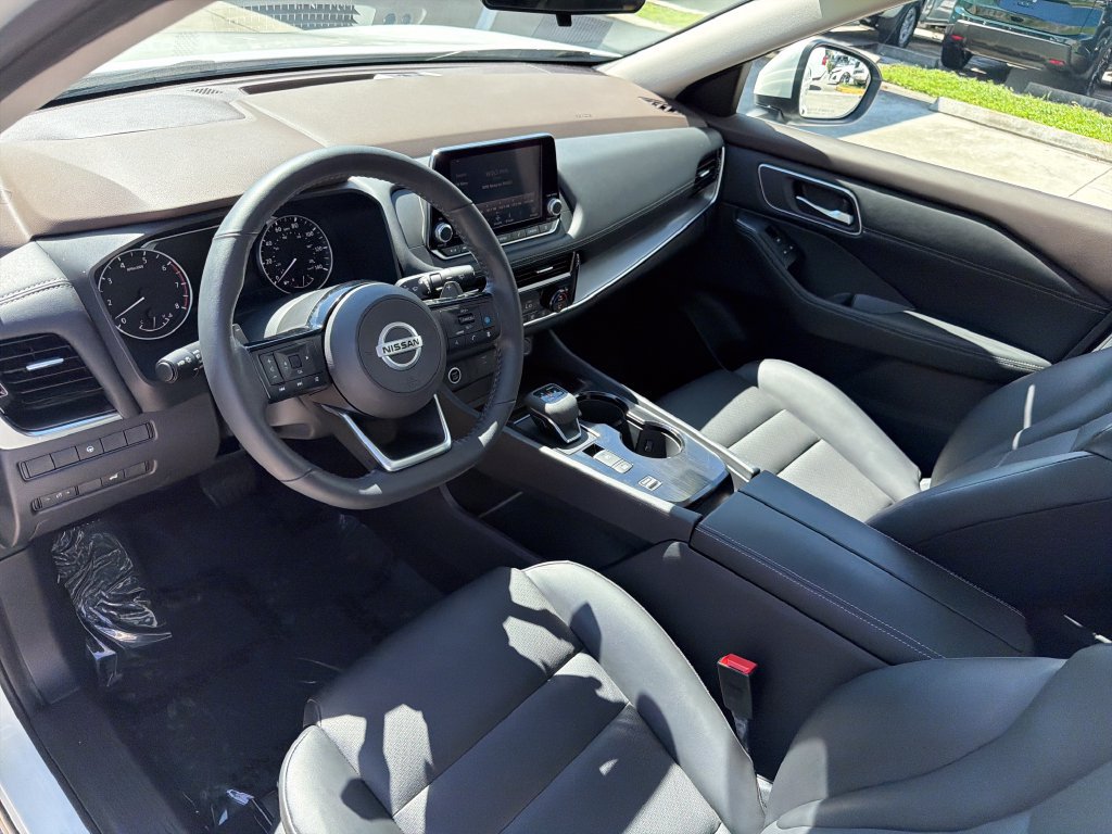 Used 2021 Nissan Rogue SV w/ Premium Package FWD image 14