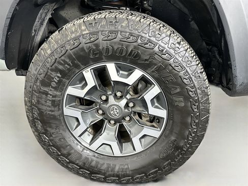 Used 2023 Toyota Tacoma TRD Off-Road image 29