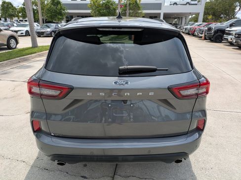 Used 2023 Ford Escape ST-Line w/ Tech Pack #1 FWD image 5
