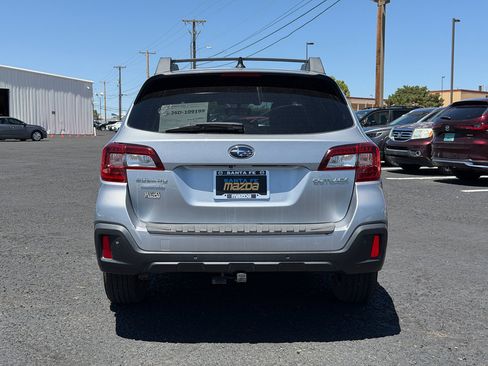 Used 2018 Subaru Outback 2.5i Limited AWD/4WD image 6