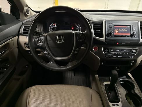 Used 2017 Honda Ridgeline RTL image 11