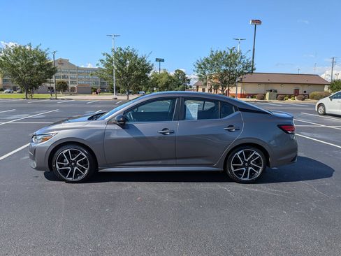 Used 2025 Nissan Sentra SR w/ SR Premium Package FWD image 6