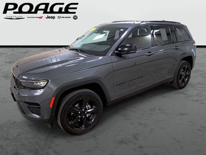 Used 2023 Jeep Grand Cherokee Altitude