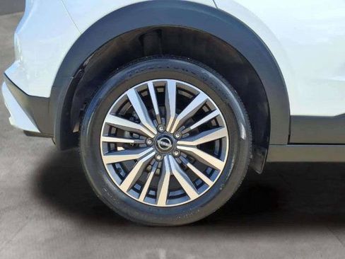 Certified 2024 Nissan Kicks SV FWD image 21