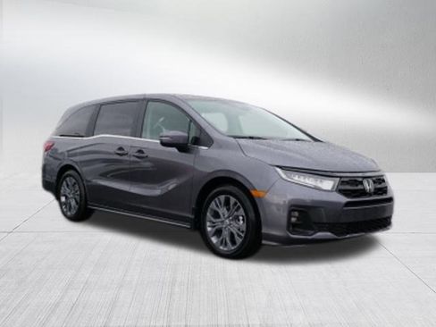 New 2026 Honda Odyssey Touring image 7